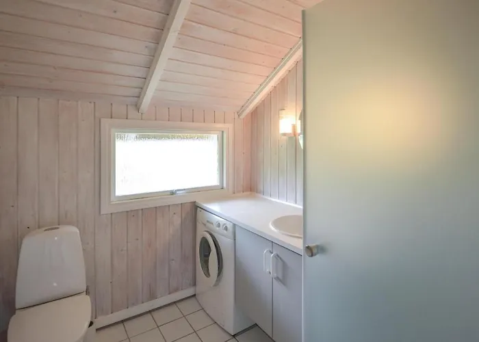 Дом отдыха Two-bedroom In Vaggerlose *